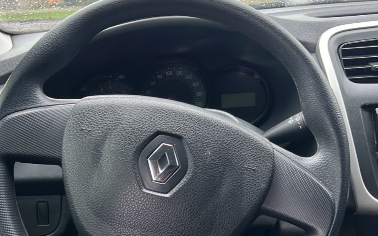 imagem-https://www.socarrao.com.br/sc-vehicle-images-prod/4441621/1792860950468-V2hhdHNBcHAgSW1hZ2UgMjAyNi0xMC0yMCBhdCAxMS41NC4xNS5qcGVn.jpeg