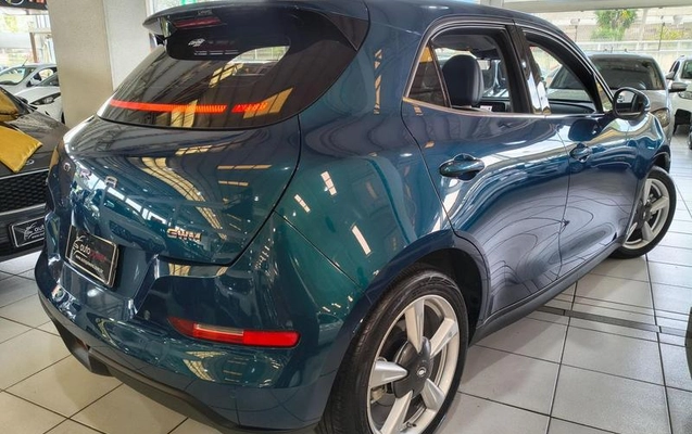imagem-https://www.socarrao.com.br/sc-vehicle-images-prod/4441728/1792864453432-8577636_11_B_d679c2c826.jpeg