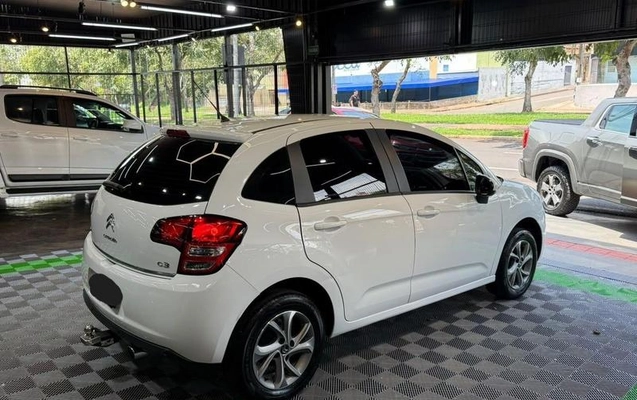 imagem-https://www.socarrao.com.br/sc-vehicle-images-prod/4441740/1792868326106-8604377_0_B_21dda98519.jpeg