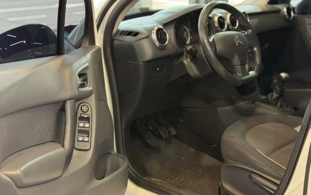 imagem-https://www.socarrao.com.br/sc-vehicle-images-prod/4441740/1792868326115-8604377_0_B_b30dc29023.jpeg