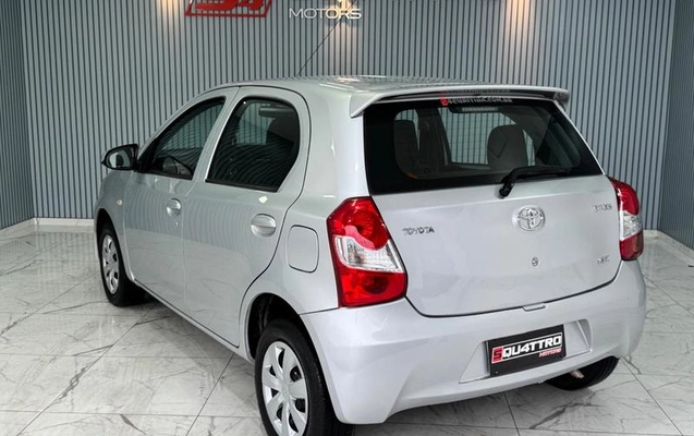 imagem-https://www.socarrao.com.br/sc-vehicle-images-prod/4442108/1792867570121-8575748_11_B_75dd1fe597.jpeg