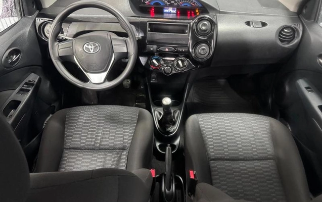 imagem-https://www.socarrao.com.br/sc-vehicle-images-prod/4442108/1792867570127-8575748_14_B_386e16f141.jpeg
