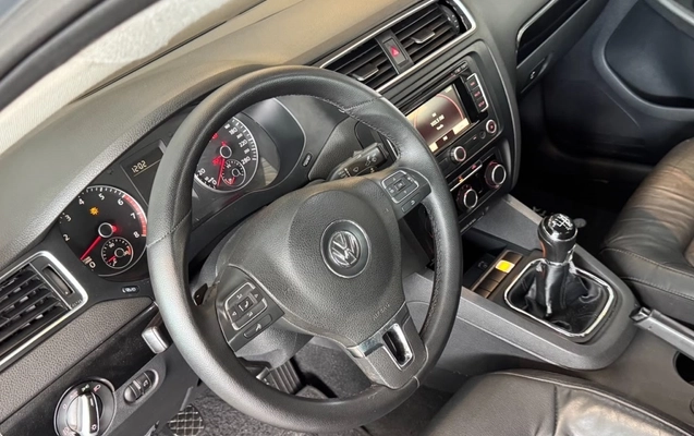 imagem-https://www.socarrao.com.br/sc-vehicle-images-prod/4442124/1792868603308-7_013352.jpg