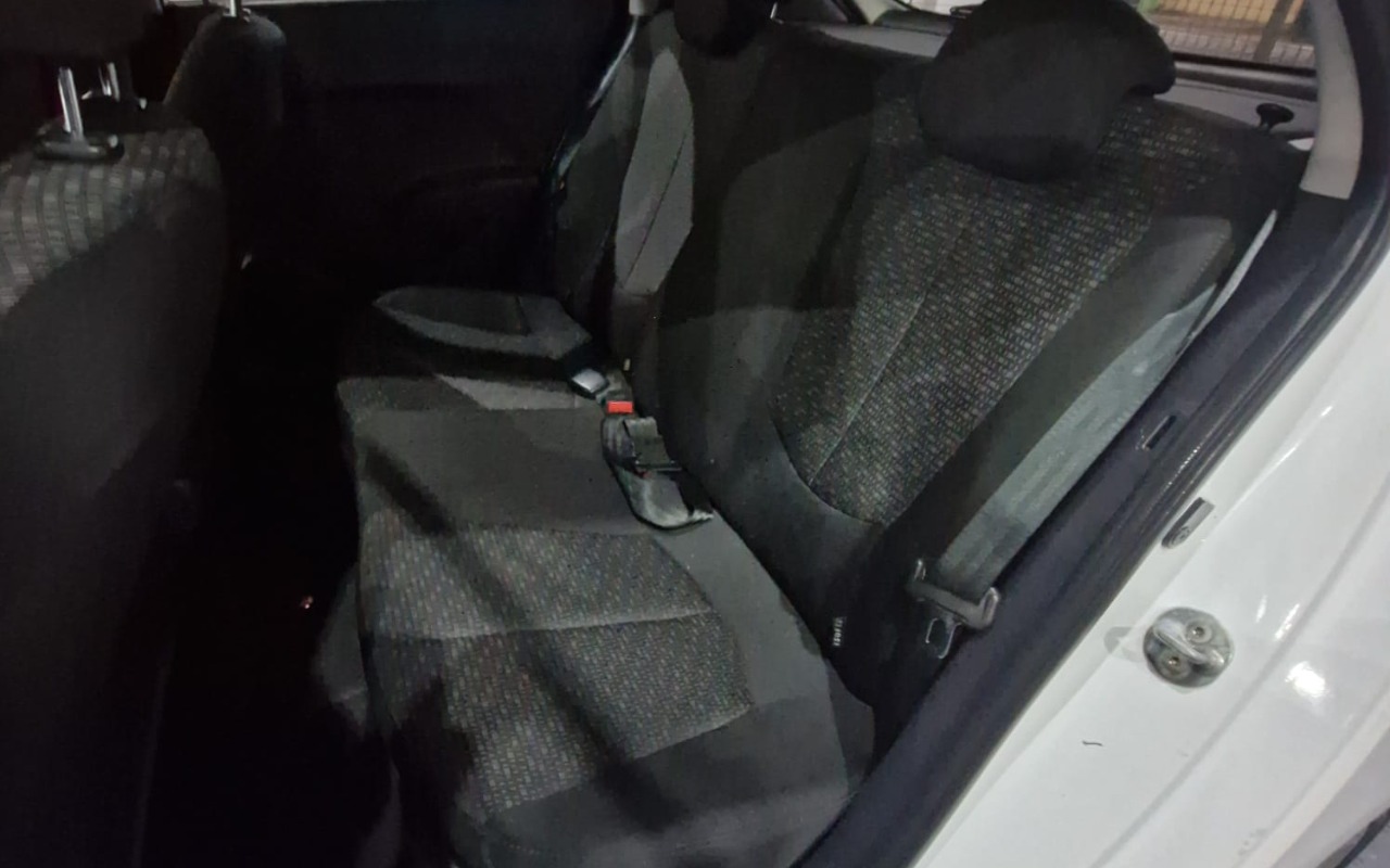 imagem-https://www.socarrao.com.br/sc-vehicle-images-prod/4442142/1792875863925-V2hhdHNBcHAgSW1hZ2UgMjAyNi0xMC0yNCBhdCAxNy41OS41NCAoMSkuanBlZw.jpeg