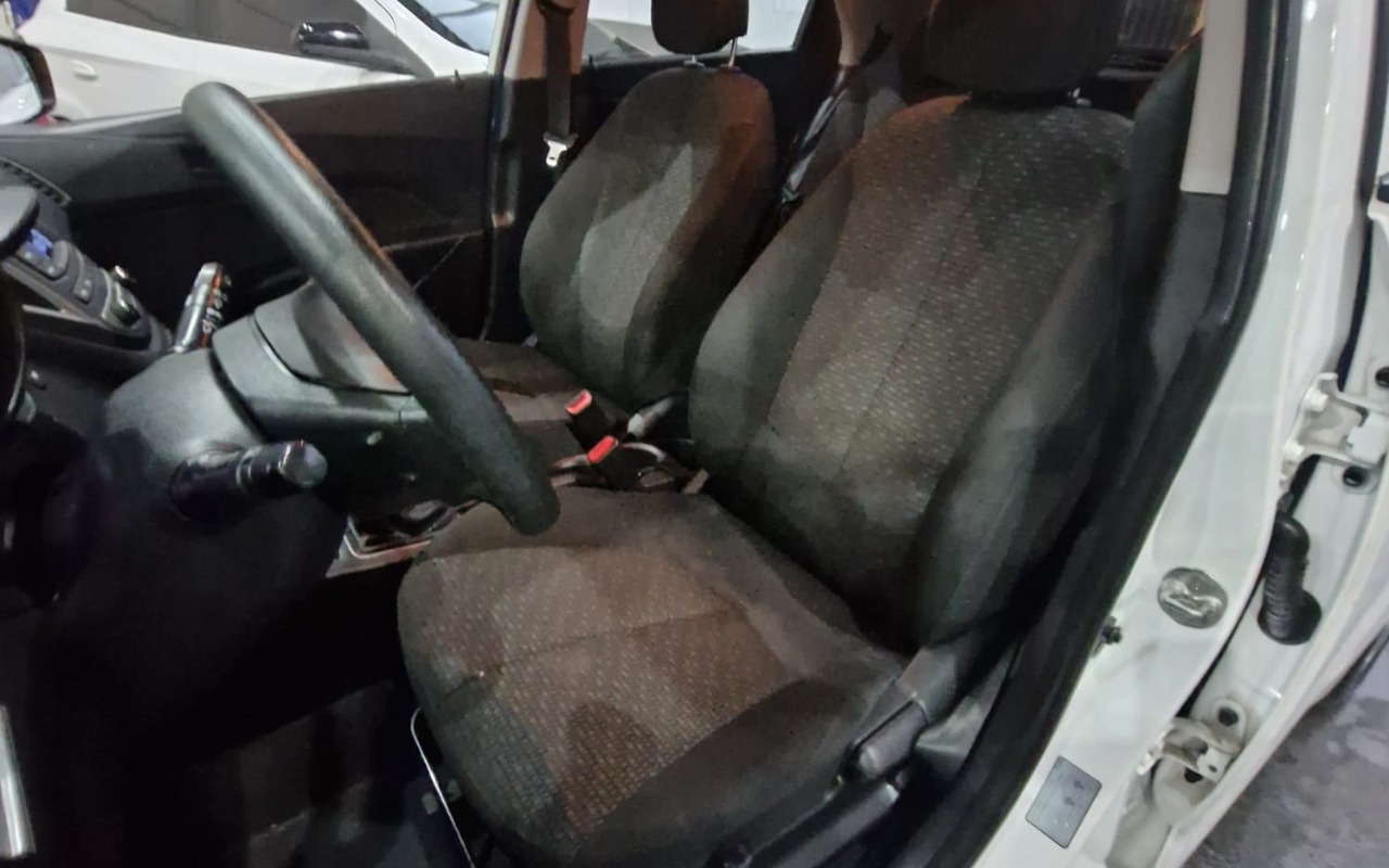 imagem-https://www.socarrao.com.br/sc-vehicle-images-prod/4442142/1792875863974-V2hhdHNBcHAgSW1hZ2UgMjAyNi0xMC0yNCBhdCAxNy41OS41NCAoMikuanBlZw.jpeg