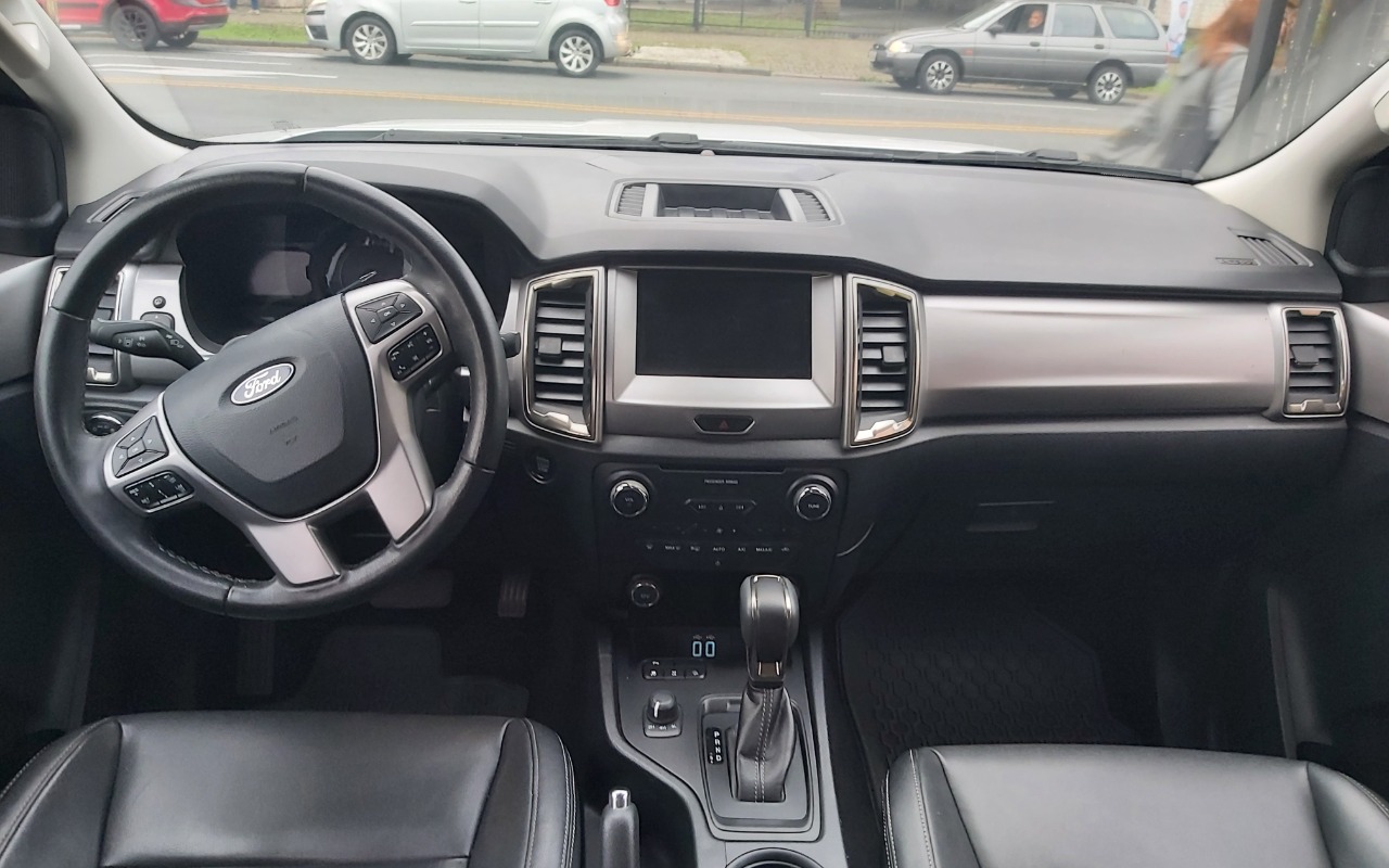 imagem-https://www.socarrao.com.br/sc-vehicle-images-prod/4442234/1792876111688-MjAyNjA5MjRfMTc0NTU3LmpwZw.jpg