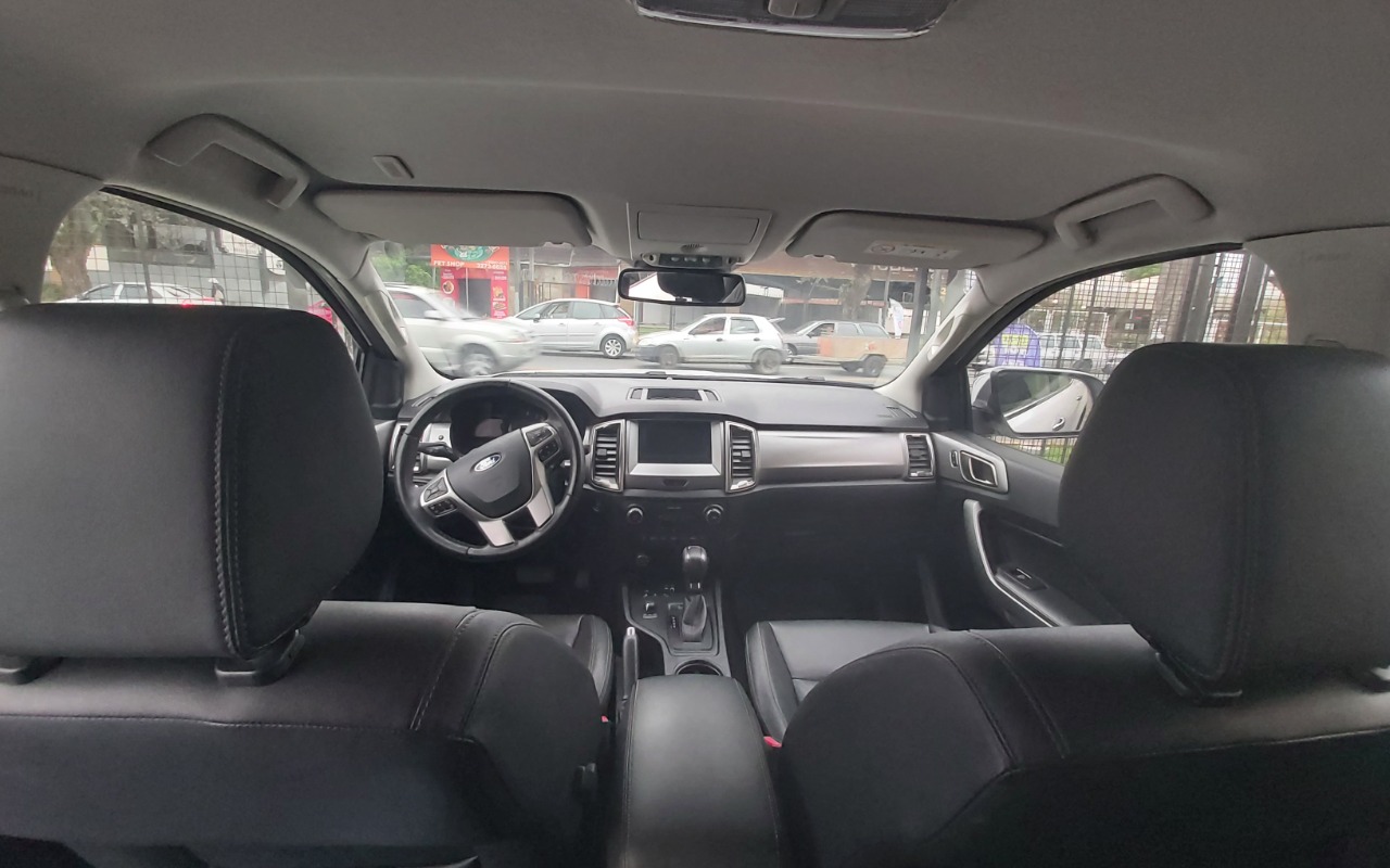imagem-https://www.socarrao.com.br/sc-vehicle-images-prod/4442234/1792876111740-MjAyNjA5MjRfMTc0NjA0LmpwZw.jpg