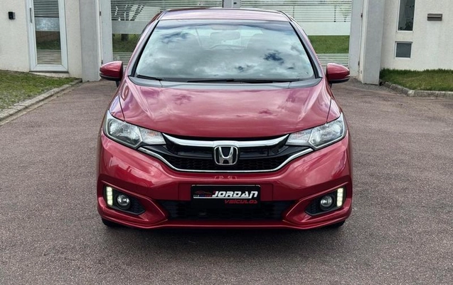 imagem-https://www.socarrao.com.br/sc-vehicle-images-prod/4442255/1792882786410-8604581_12_B_761116e67e.jpeg