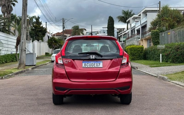 imagem-https://www.socarrao.com.br/sc-vehicle-images-prod/4442255/1792882786416-8604581_12_B_0adb3e9be9.jpeg