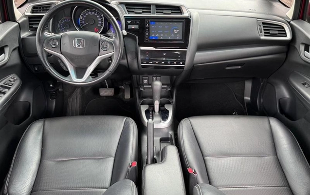 imagem-https://www.socarrao.com.br/sc-vehicle-images-prod/4442255/1792882786423-8604581_12_B_fd9f9bcf61.jpeg