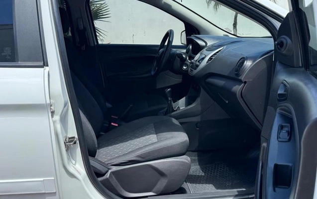 imagem-https://www.socarrao.com.br/sc-vehicle-images-prod/4442263/1792882807743-8604590_7_B_3941575e66.jpeg