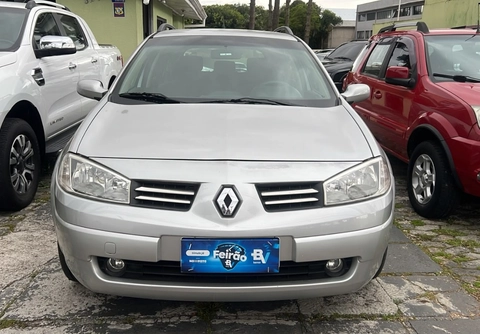 Renault Megane 2010 Prata — foto 1 de 3