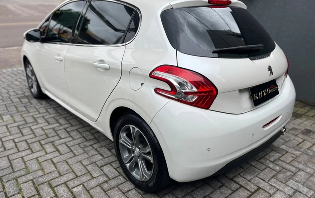 imagem-https://www.socarrao.com.br/sc-vehicle-images-prod/4444540/1792946125343-vehicle_image_1792945996_3c945fed6bf3d51de5dc7ae55344ba00.jpeg
