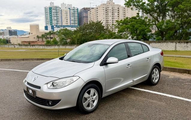 imagem-https://www.socarrao.com.br/sc-vehicle-images-prod/4447575/1793018296567-c7e96cd23d5145d692b951a1b0037302_1793017878424.jpg