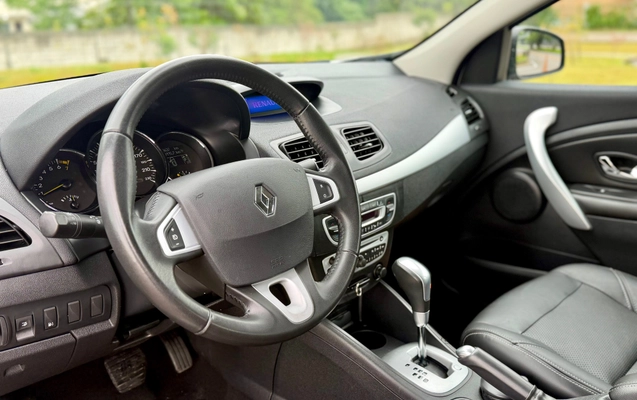 imagem-https://www.socarrao.com.br/sc-vehicle-images-prod/4447575/1793018296573-07675983730f408585aea6f3db0c8bc6_1793017878479.jpg