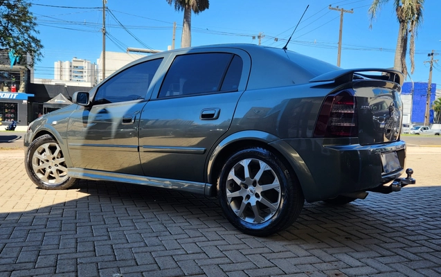 imagem-https://www.socarrao.com.br/sc-vehicle-images-prod/4447921/1793021154173-953a8589-0088-4906-8bcf-3fe8741eb59f.jpg
