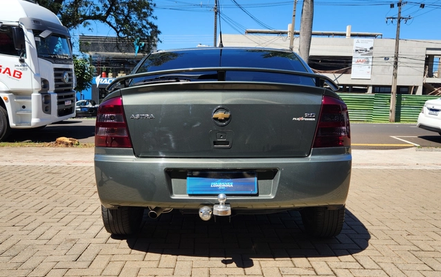 imagem-https://www.socarrao.com.br/sc-vehicle-images-prod/4447921/1793021154178-8b556431-4395-4e69-981d-81304a4bc988.jpg