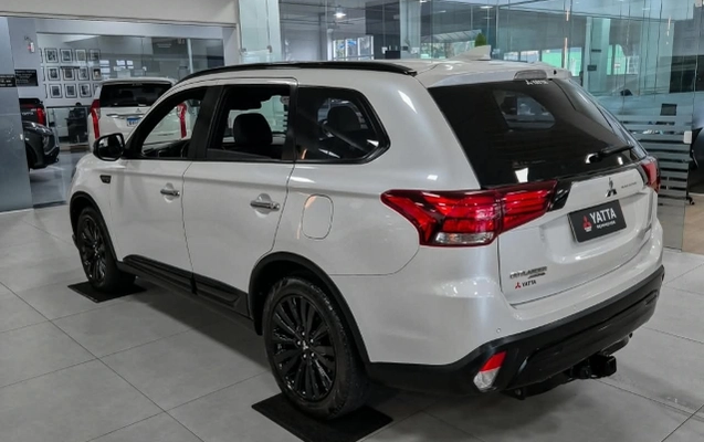 imagem-https://www.socarrao.com.br/sc-vehicle-images-prod/4448088/1793022453369-lllnlg4BrWClSrV9JBkzOGmZKWd4FA8B.jpg