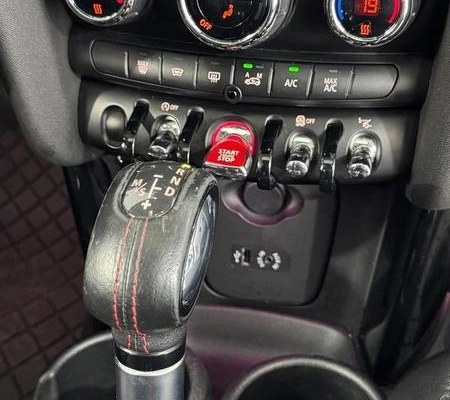 imagem-https://www.socarrao.com.br/sc-vehicle-images-prod/4448209/1793023294777-8555419_20_B_b748252d23.jpeg