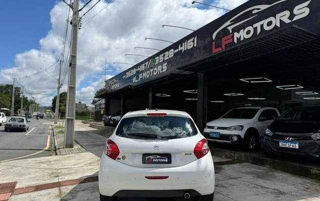 imagem-https://www.socarrao.com.br/sc-vehicle-images-prod/4448470/1793025801092-8601127_7_B_a0ef3e2992.jpeg