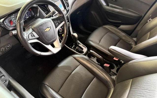 imagem-https://www.socarrao.com.br/sc-vehicle-images-prod/4448630/1793026549207-8497683_14_B_734ab38eec.jpeg