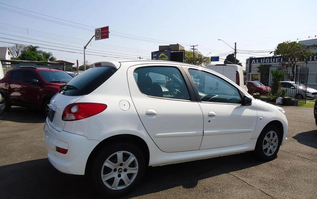 imagem-https://www.socarrao.com.br/sc-vehicle-images-prod/4448784/1793040421991-8445227_4_B_028a36da5e.jpeg