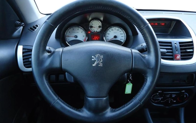 imagem-https://www.socarrao.com.br/sc-vehicle-images-prod/4448784/1793040421993-8445227_10_B_384ca9f24d.jpeg