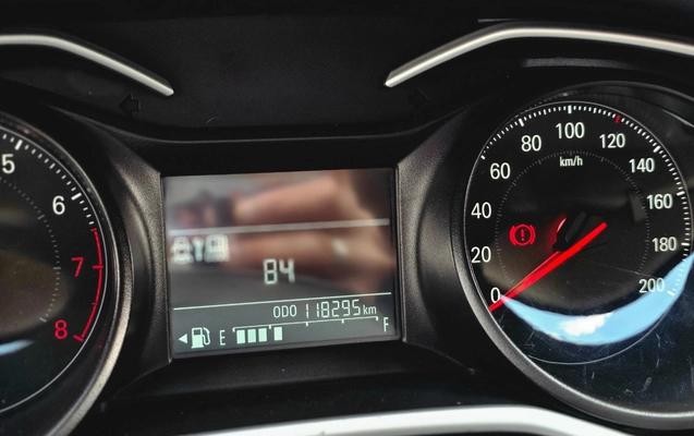 imagem-https://www.socarrao.com.br/sc-vehicle-images-prod/4449007/1793030395156-MjAyNjEwMjZfMTEyNjI3LmpwZw.jpg