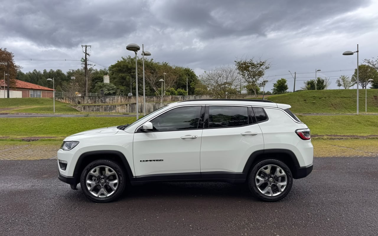 imagem-https://www.socarrao.com.br/sc-vehicle-images-prod/4449188/1793031595342-V2hhdHNBcHAgSW1hZ2UgMjAyNi0xMC0yNiBhdCAxMS4yNi4zNy5qcGVn.jpeg