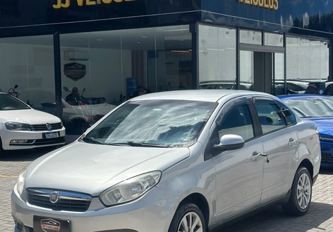 Fiat Grand Siena 2013 Prata — foto 1 de 3