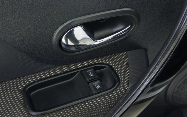 imagem-https://www.socarrao.com.br/sc-vehicle-images-prod/4449633/1793035406481-8600035_14_B_6cc34079a4.jpeg