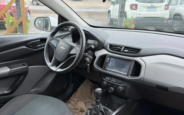 imagem-https://www.socarrao.com.br/sc-vehicle-images-prod/4449894/1793037440571-dieOIoXRPWeWFii4ElUhD2vAlpulRiwd.jpg