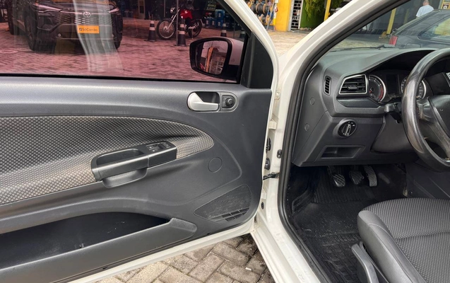 imagem-https://www.socarrao.com.br/sc-vehicle-images-prod/4450175/1793039063095-7a8ac0b8fcc245ef8dbcf23551082bf8_1793038980344.jpg