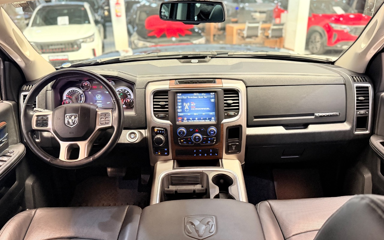 imagem-https://www.socarrao.com.br/sc-vehicle-images-prod/4450454/1793040512114-MzlkNDAyZWUtMDgwYy00ZGVlLWI0MmEtNWYwOGE5MzM1OGNmLmpwZWc.jpeg