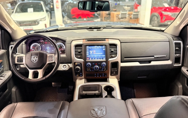 imagem-https://www.socarrao.com.br/sc-vehicle-images-prod/4450454/1793040512114-MzlkNDAyZWUtMDgwYy00ZGVlLWI0MmEtNWYwOGE5MzM1OGNmLmpwZWc.jpeg