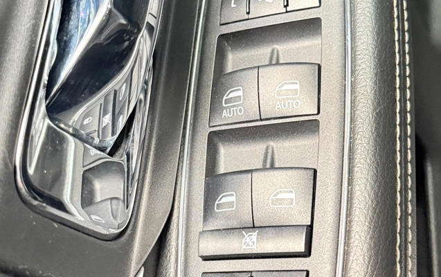 imagem-https://www.socarrao.com.br/sc-vehicle-images-prod/4450454/1793040512433-MjhjNmE2YzQtNDI5OS00Mzk5LTljODYtMTQ0YzI5ZGQ3NzJlLmpwZWc.jpeg