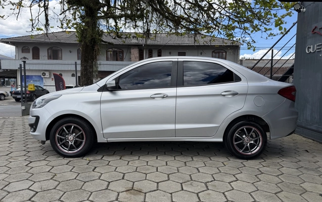 imagem-https://www.socarrao.com.br/sc-vehicle-images-prod/4450654/1793041669518-1_015701.jpg