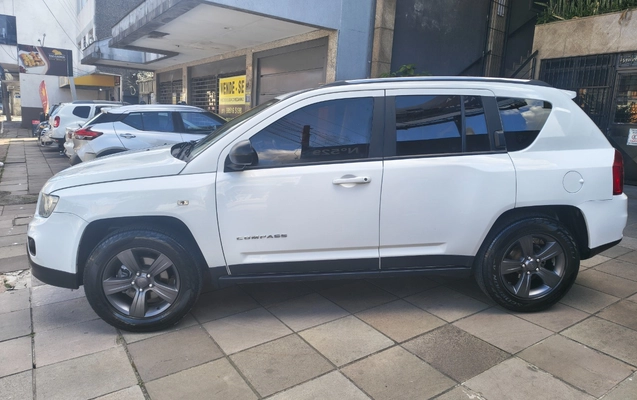 imagem-https://www.socarrao.com.br/sc-vehicle-images-prod/4450719/1793042056197-SU1HXzIwMjYxMDI2XzE1MDgzODIwNl9IRFIuanBn.jpg