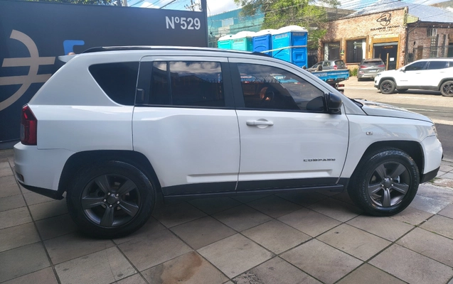 imagem-https://www.socarrao.com.br/sc-vehicle-images-prod/4450719/1793042056522-SU1HXzIwMjYxMDI2XzE1MDkwMjgzMl9IRFIuanBn.jpg