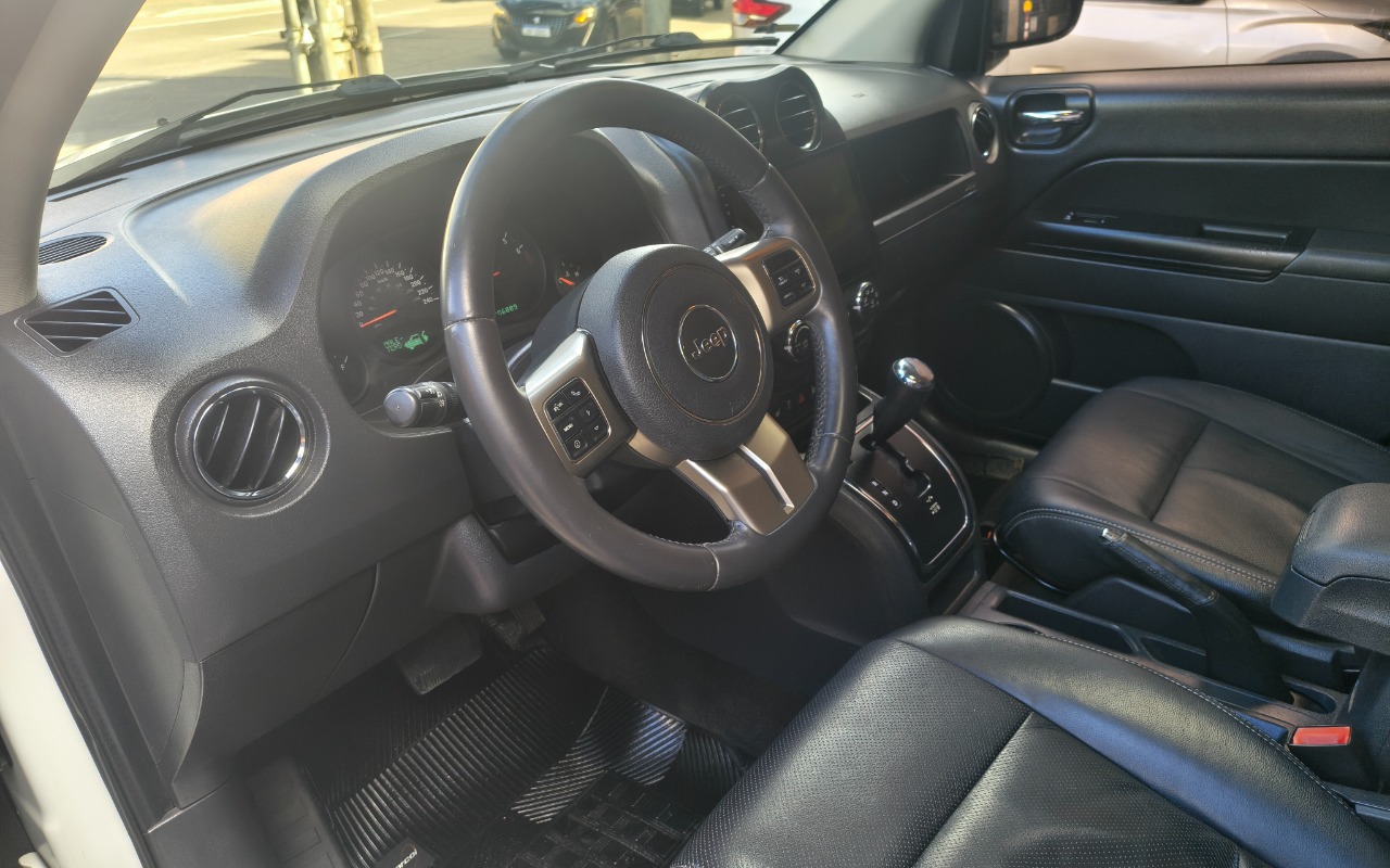 imagem-https://www.socarrao.com.br/sc-vehicle-images-prod/4450719/1793042056690-SU1HXzIwMjYxMDI2XzE1MDkyNjA1Nl9IRFIuanBn.jpg