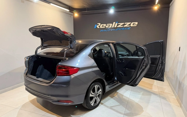 imagem-https://www.socarrao.com.br/sc-vehicle-images-prod/4450784/1793042576065-003_bdd2d6c31493088700381ea10aa1d67c.jpg