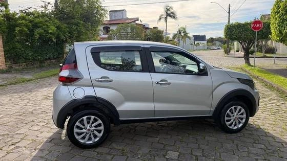 imagem-https://www.socarrao.com.br/sc-vehicle-images-prod/4450796/1793042641850-fiat-mobi-1.0-evo-flex-like.-manual-wmimagem14581429310.jpg