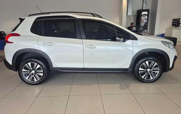 imagem-https://www.socarrao.com.br/sc-vehicle-images-prod/4450943/1793104708227-8607758_12_B_e456d060de.jpeg