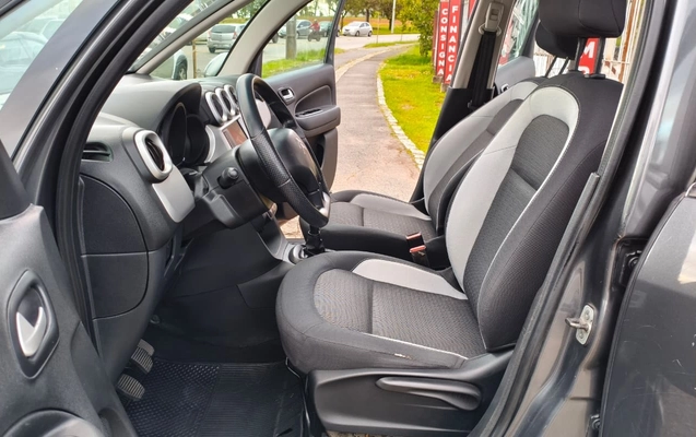 imagem-https://www.socarrao.com.br/sc-vehicle-images-prod/4451027/1793118928290-V2hhdHNBcHAgSW1hZ2UgMjAyNi0xMC0yNyBhdCAxMy4xNS4xNSAoMSkuanBlZw.jpeg