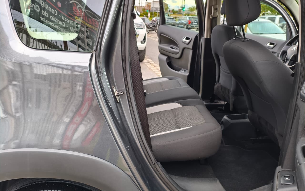 imagem-https://www.socarrao.com.br/sc-vehicle-images-prod/4451027/1793118928486-V2hhdHNBcHAgSW1hZ2UgMjAyNi0xMC0yNyBhdCAxMy4xNS4xNS5qcGVn.jpeg