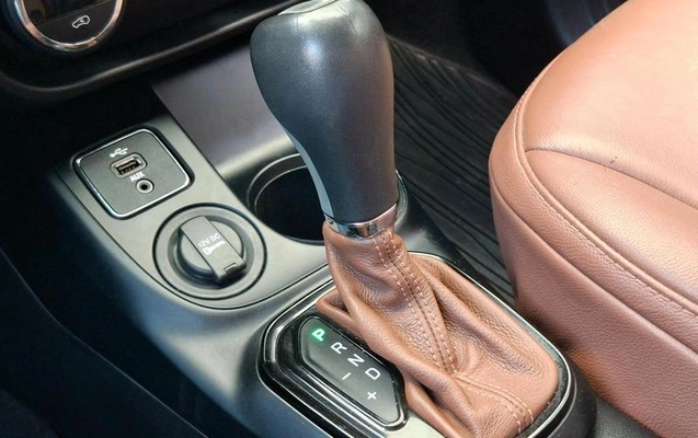 imagem-https://www.socarrao.com.br/sc-vehicle-images-prod/4451114/1793043846779-8607371_14_B_3b2707d288.jpeg