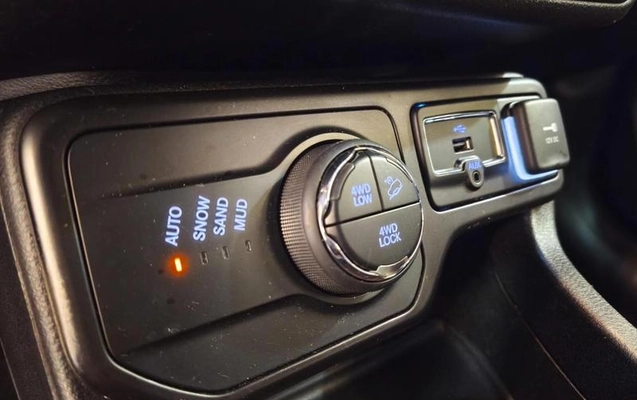 imagem-https://www.socarrao.com.br/sc-vehicle-images-prod/4451158/1793052813833-8606569_14_B_fcaf5d4e2f.jpeg