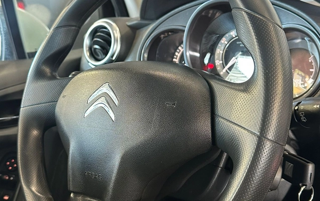 imagem-https://www.socarrao.com.br/sc-vehicle-images-prod/4451251/1793044184284-003_e972d49a06fca87ed1bb1d9b9e42b0bb.jpg