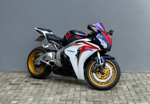 Honda CBR 1000 RR Fireblade 2011 Azul — foto 1 de 3