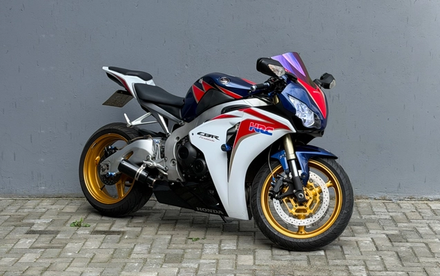 imagem-https://www.socarrao.com.br/sc-vehicle-images-prod/4451254/1793044199001-685f09e1-e9f3-45fd-a50c-8161926b2b84.jpg